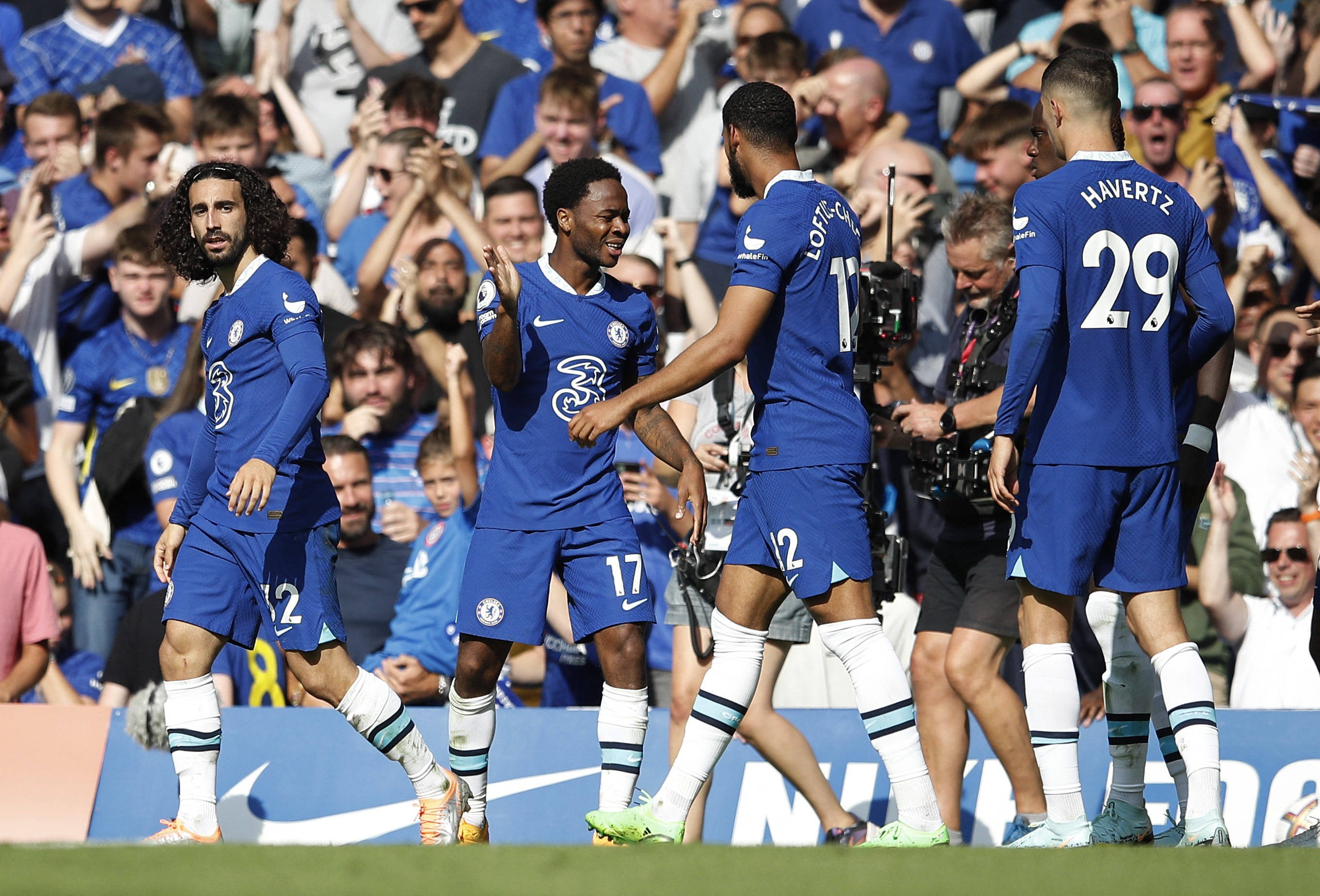 队正在为他 队正在为他