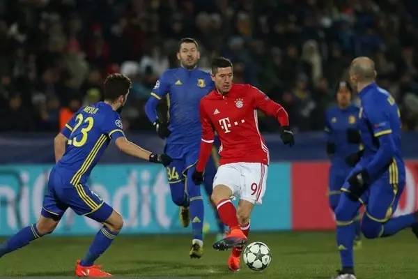 而在赛后的 而在赛后的