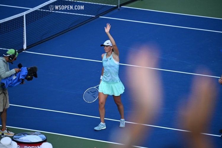 裁判鹰眼不 裁判鹰眼不